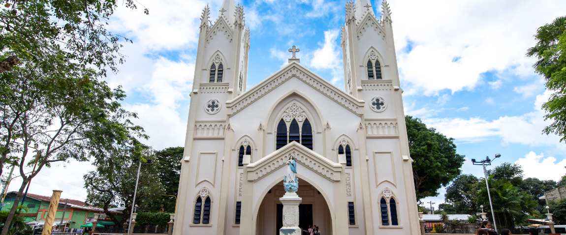 Tourist who visit the Immaculate Conception Cathedral