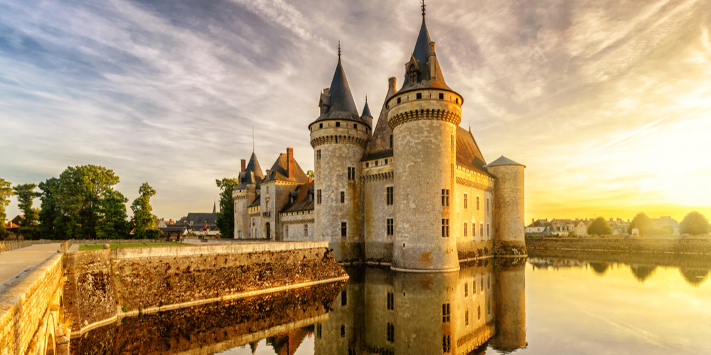 What are the best tourist attractions in France?