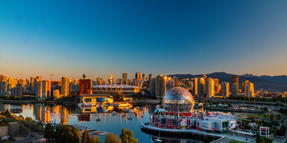 10 reasons why you should travel to Vancouver instead of Toronto