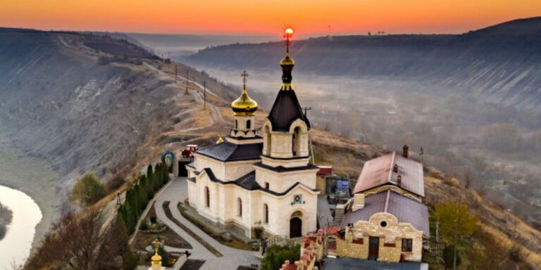 Как подать заявление на получение туристической визы Молдовы?