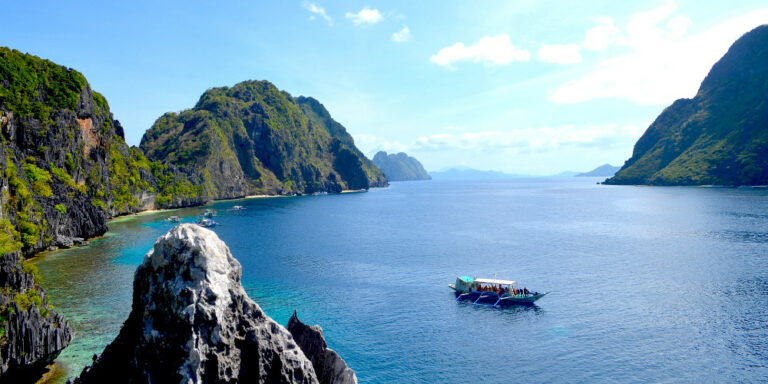 Travel destinations in the Philippines. Palawan, Boracay or Cebu?