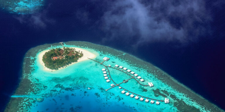 17 reasons why you should travel to Maldives right now
